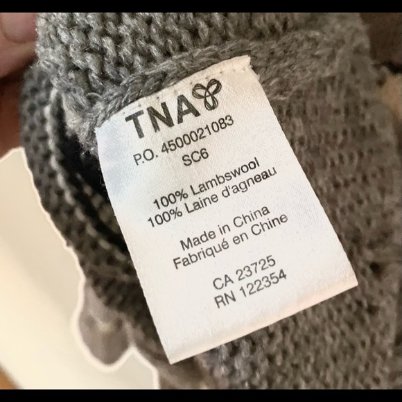 TNA sweater - zip up Lambswool - small - Picture 6 of 6